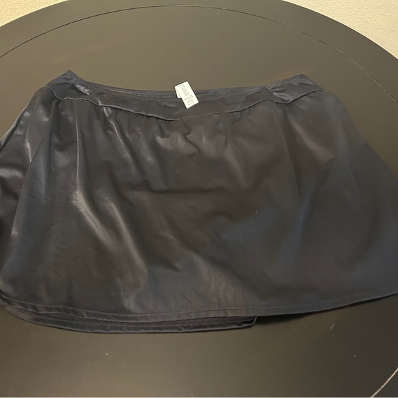 Black Swim Skirt - new without tags - Picture 2 of 7
